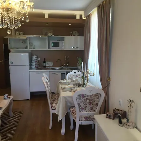 Sweet Homes 5 - For Guests