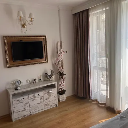 Sweet Homes 5 - For Guests Slantchev Briag